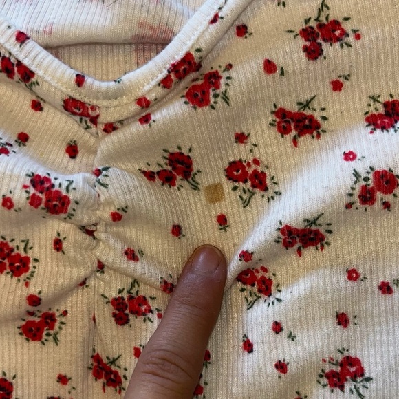 Red Floral Print Cropped White Top - Picture 5 of 5
